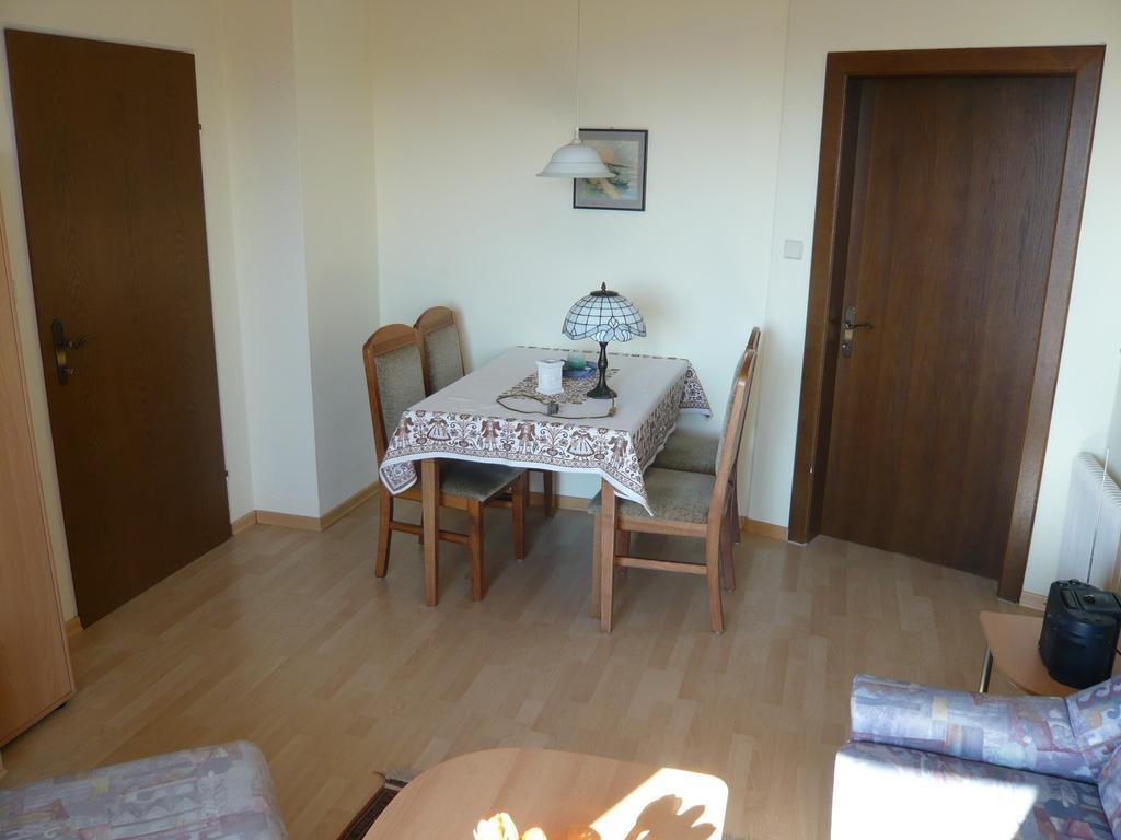 Appartementhaus Karawankenpromenade Velden am Worthersee Ruang foto